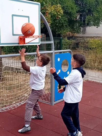 "Играй, движи се, усмихни се" 7