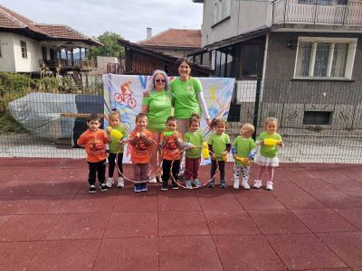 "Играй, движи се, усмихни се" 9