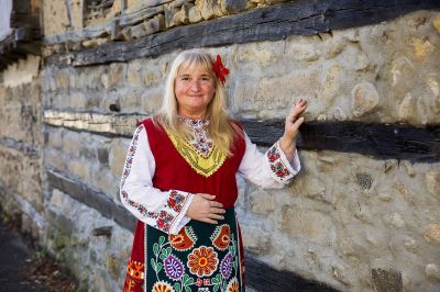 Да съхраним българското - колективът на ДГ "Слънчице" пременен в народни носии 11