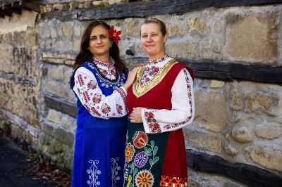 Да съхраним българското - колективът на ДГ "Слънчице" пременен в народни носии 6
