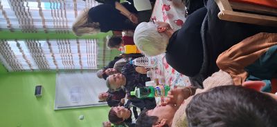 Децата от четвърта група "Усмивка"  с емоционален поздрав по случай 21 януари - Бабинден 11