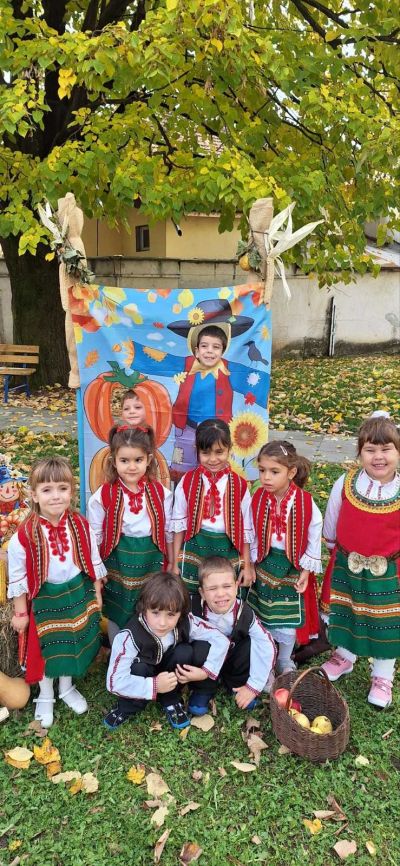 Есенна изложба в ДГ "Слънчице" - ДГ Слънчице - Етрополе