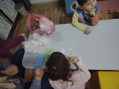 Коледни работилници в ДГ "Слънчице" - ДГ Слънчице - Етрополе