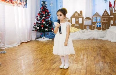 Дядо Коледа посети послушните малчугани от ДГ "Слънчице" - ДГ Слънчице - Етрополе