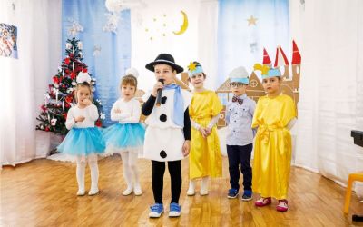 Дядо Коледа посети послушните малчугани от ДГ "Слънчице" - ДГ Слънчице - Етрополе