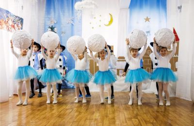 Дядо Коледа посети послушните малчугани от ДГ "Слънчице" - ДГ Слънчице - Етрополе