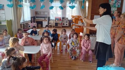 "Кръговрат на водата" и малките учени от група "Мечо Пух" и група 'Слънчо" - ДГ Слънчице - Етрополе